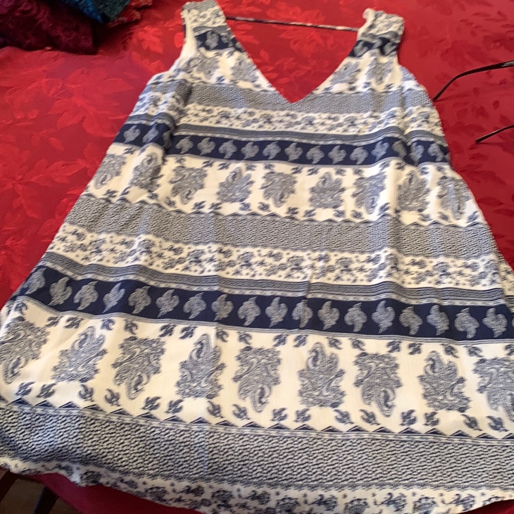 Medium dress blue and white